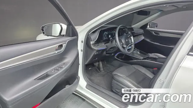 Hyundai Grandeur New — Фото автомобиля 10