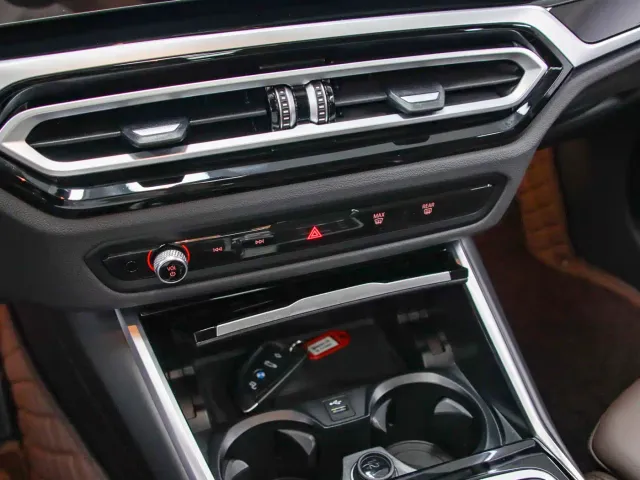 BMW 3 Series — Фото автомобиля 10