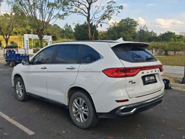 Haval M6 — Фото автомобиля 10