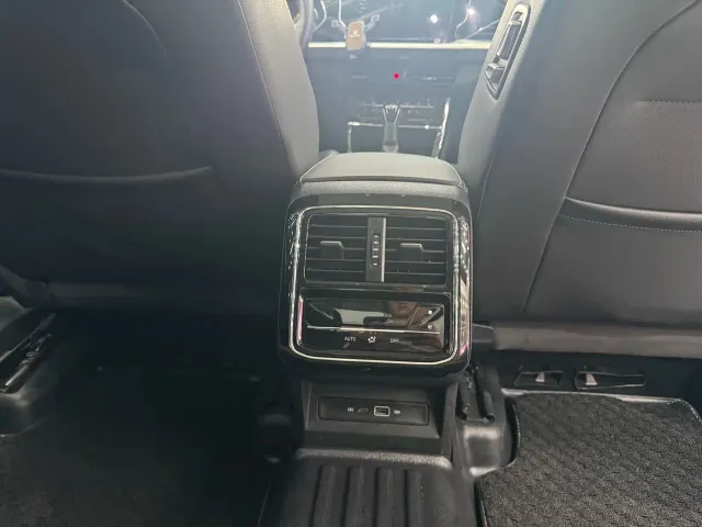 Volkswagen Passat — Фото автомобиля 19