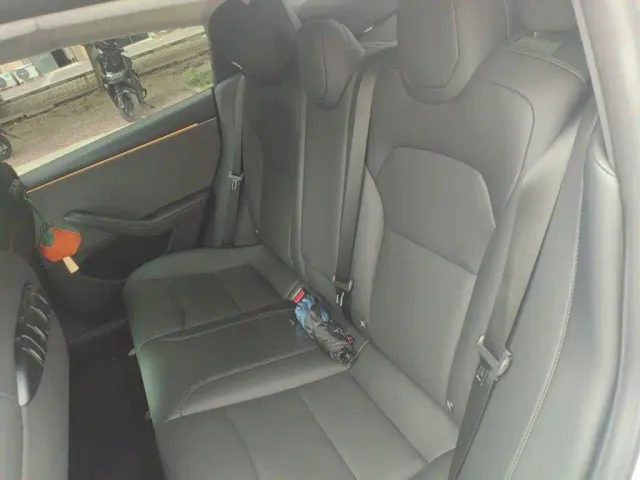 Tesla Model 3 — Фото автомобиля 13