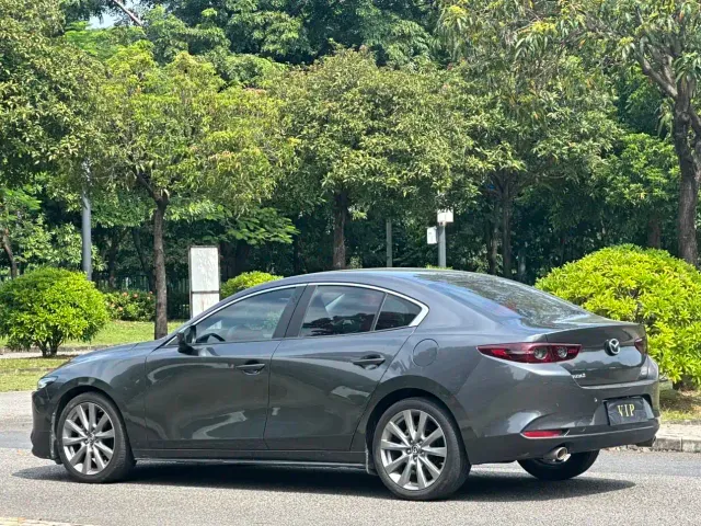 Mazda Axela — Фото автомобиля 14