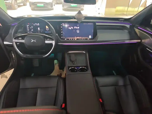 Xpeng P7 — Фото автомобиля 9