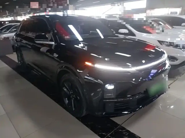 Li Auto L7 — Фото автомобиля 3