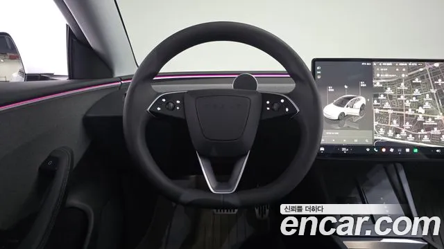 Tesla Model 3 — Фото автомобиля 13
