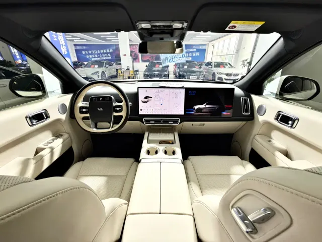 Li Auto L7 — Фото автомобиля 6