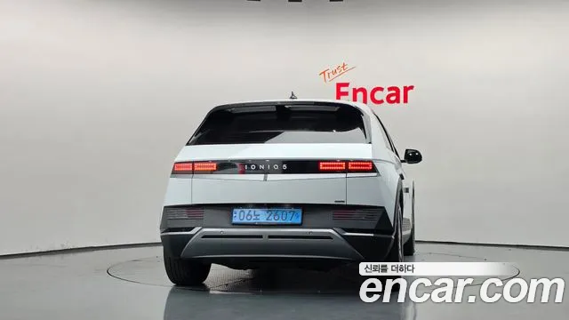 Hyundai Ioniq 5 — Фото автомобиля 4