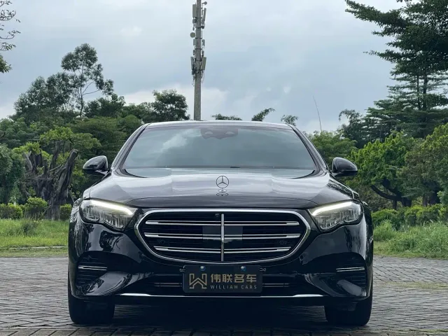 Mercedes-Benz E-Class — Фото автомобиля 2