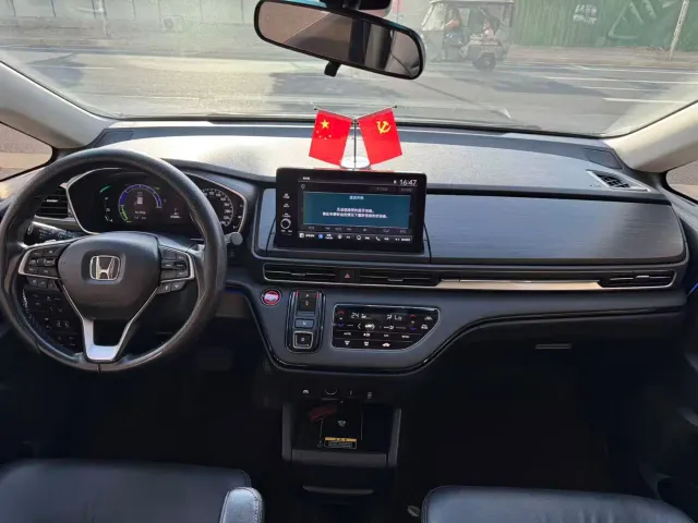 Honda Elysion — Фото автомобиля 9