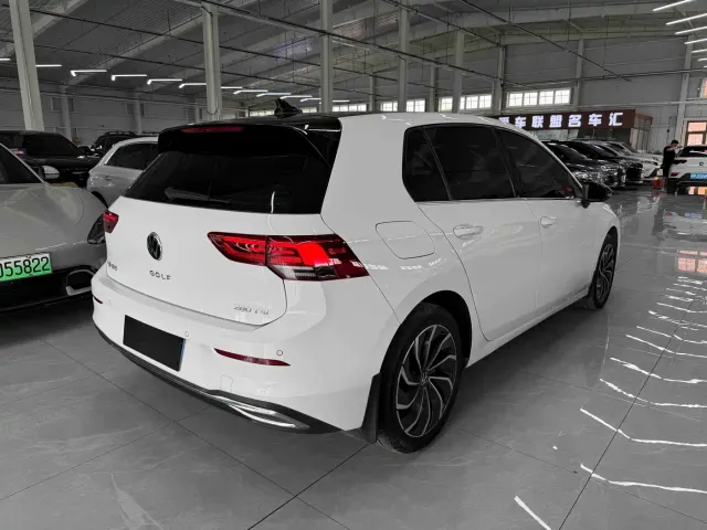 Volkswagen Golf — Фото автомобиля 4