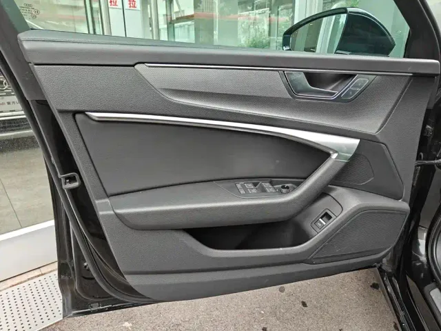 Audi A6L — Фото автомобиля 12