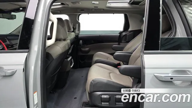 Kia Carnival 4th Gen — Фото автомобиля 18