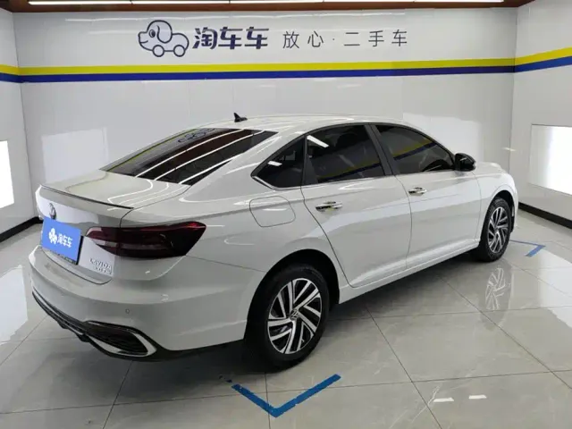 Volkswagen Lavida 2024 Model 300TSI DSG Starlight Full Comfort Edition — Фото автомобиля 3