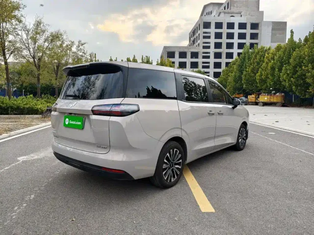 Wuling Starlight 730 — Фото автомобиля 6