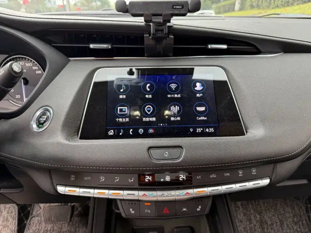 Cadillac XT4 — Фото автомобиля 10