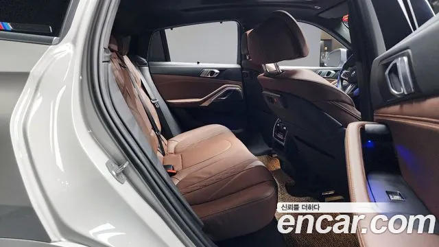 BMW X6 xDrive40i M Sport — Фото автомобиля 11