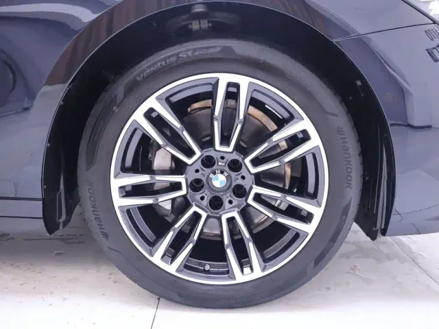 BMW 5 Series — Фото автомобиля 6