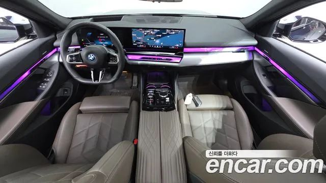 BMW i5 G60 — Фото автомобиля 10