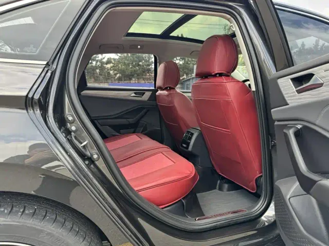 Volkswagen Sagitar — Фото автомобиля 12