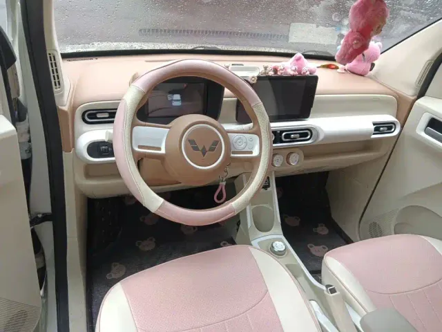 Wuling Hongguang Mini EV — Фото автомобиля 10