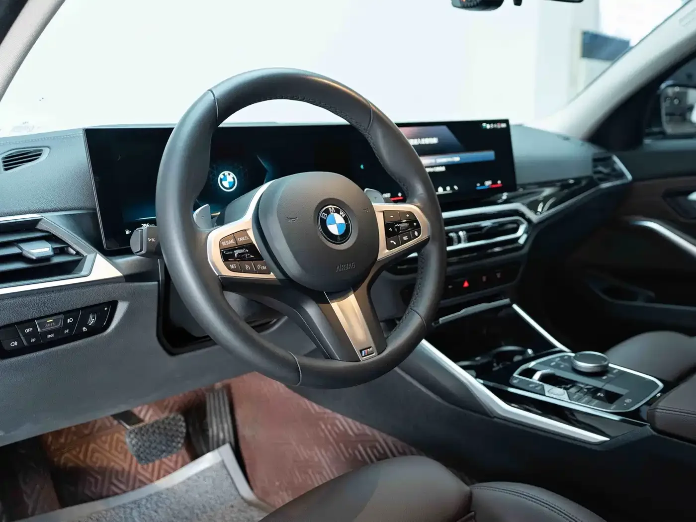 BMW BMW 3 Series 2024 320Li M Sport Package — Фото автомобиля 10
