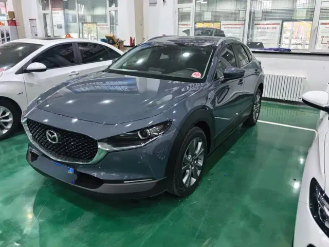 Фотография автомобиля — Mazda CX-30
