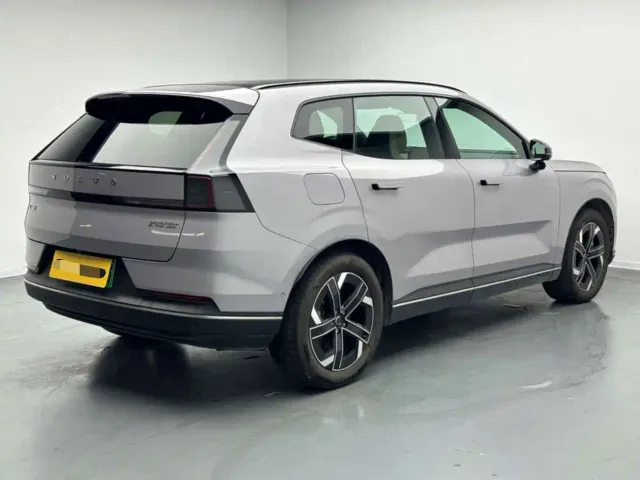 Volvo XC70 Plug-in Hybrid — Фото автомобиля 13