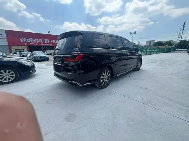 Honda Odyssey — Фото автомобиля 11