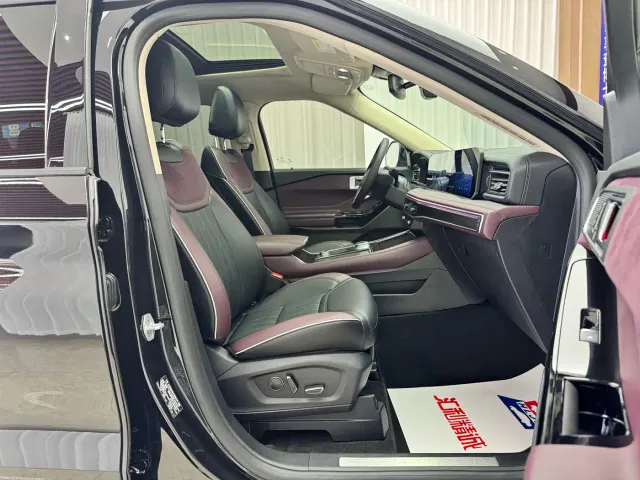Ford Explorer — Фото автомобиля 18