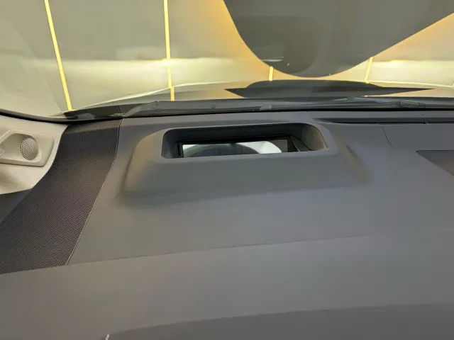 Toyota Alphard — Фото автомобиля 24