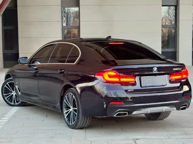 BMW 5 Series — Фото автомобиля 7