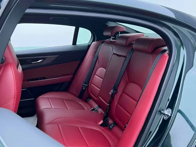 Jaguar XEL — Фото автомобиля 26
