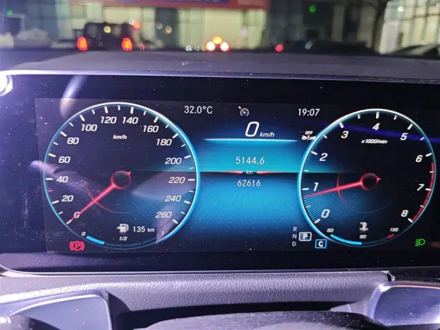 Mercedes-Benz GLB-Class — Фото автомобиля 2