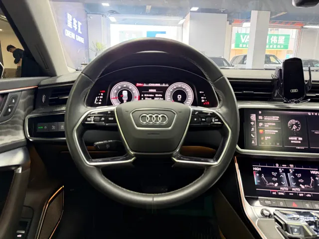 Audi A7L — Фото автомобиля 8