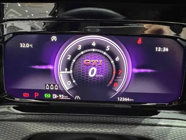 Volkswagen Golf GTI — Фото автомобиля 11