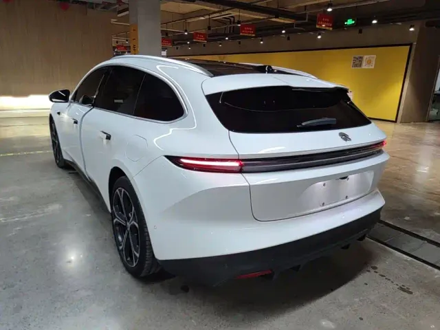 Nio ET5 Touring — Фото автомобиля 4