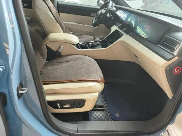 Li Auto ONE — Фото автомобиля 8