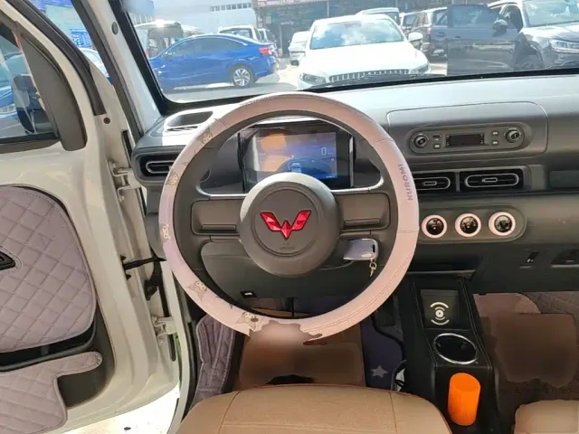 Wuling Zhiguang NEV — Фото автомобиля 10