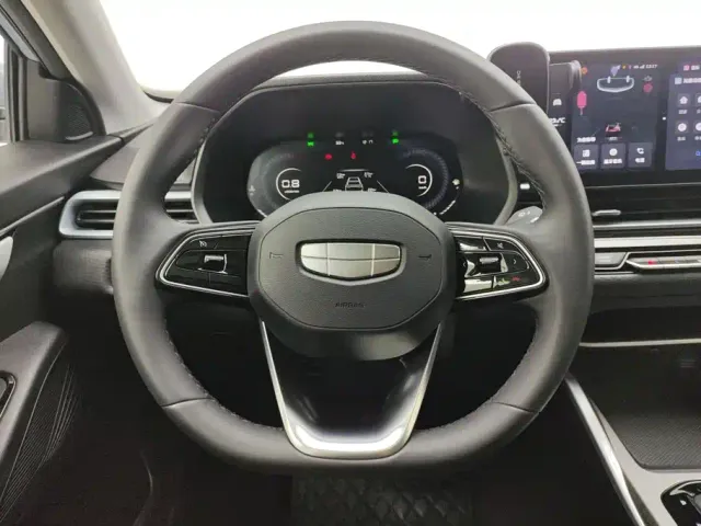 Geely Emgrand — Фото автомобиля 15