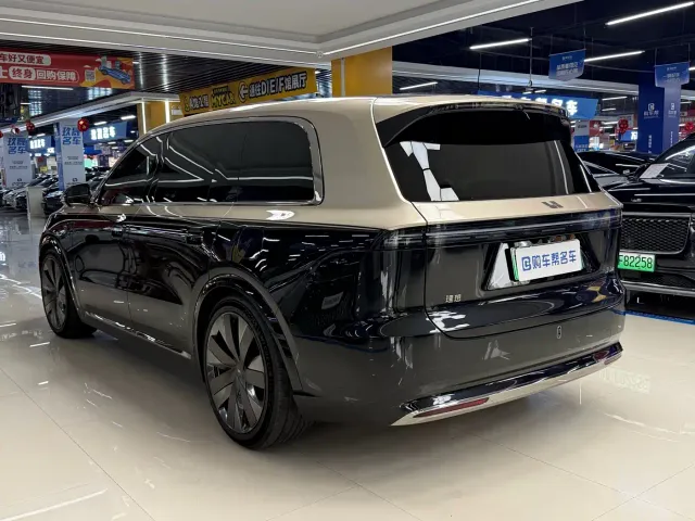 Li Auto L9 — Фото автомобиля 17