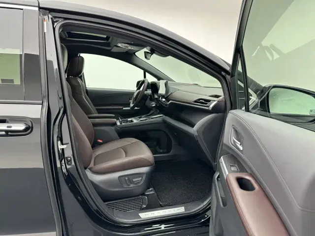 Toyota Granvia — Фото автомобиля 18