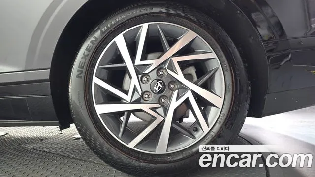 Hyundai Grandeur Grandeur (GN7) 2.5 Бензин 2WD — Фото автомобиля 18