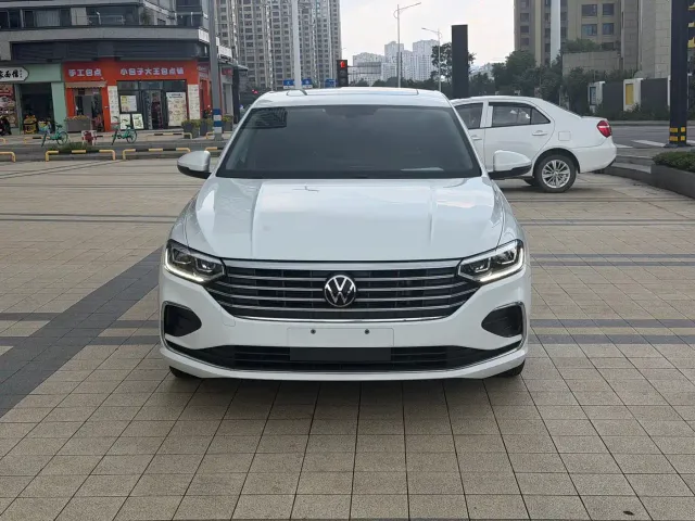 Volkswagen Lavida — Фото автомобиля 2