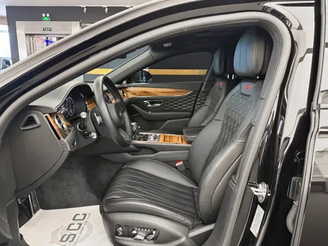 Bentley Flying Spur — Фото автомобиля 6