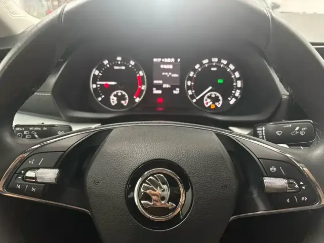 Skoda Octavia — Фото автомобиля 8
