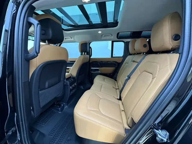 Land Rover Defender — Фото автомобиля 7