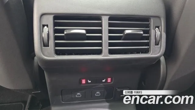 Land Rover Range Rover Velar — Фото автомобиля 18