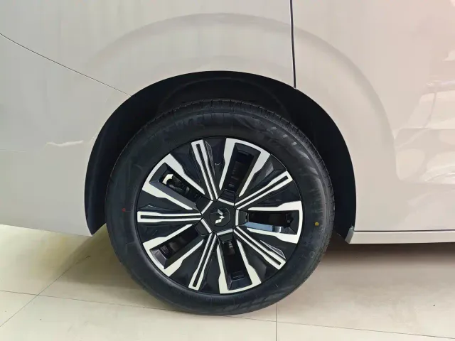 Wuling Starlight 730 — Фото автомобиля 21