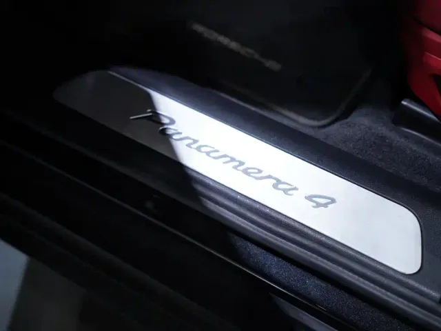 Porsche Panamera — Фото автомобиля 23