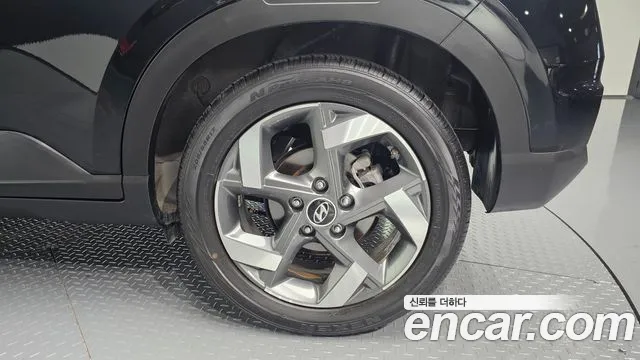 Hyundai Venue — Фото автомобиля 20